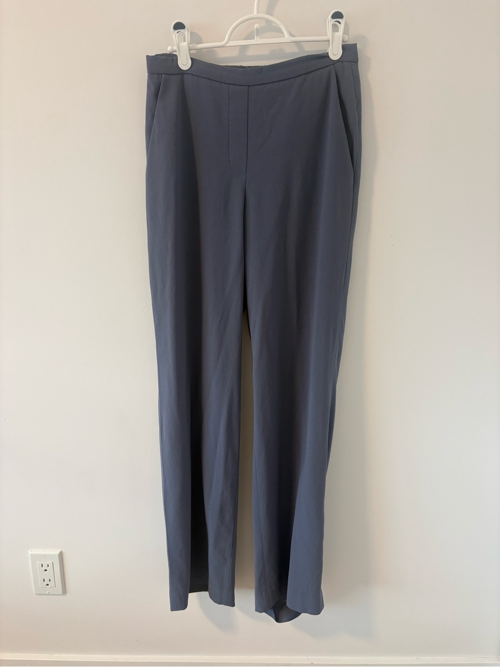 Babaton Aritzia Grey Straight Leg Pull-On Dress Pants | Size 4